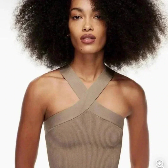 Aritzia Babaton
Sculpt Knit Criss Cross
Cropped Tank Taupe Size M - Picture 2 of 4